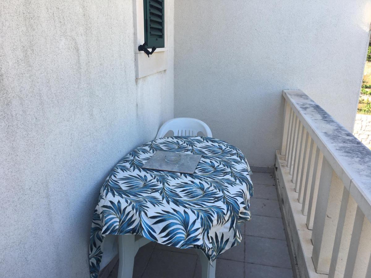Apartmani Domenika Zuljana Bagian luar foto