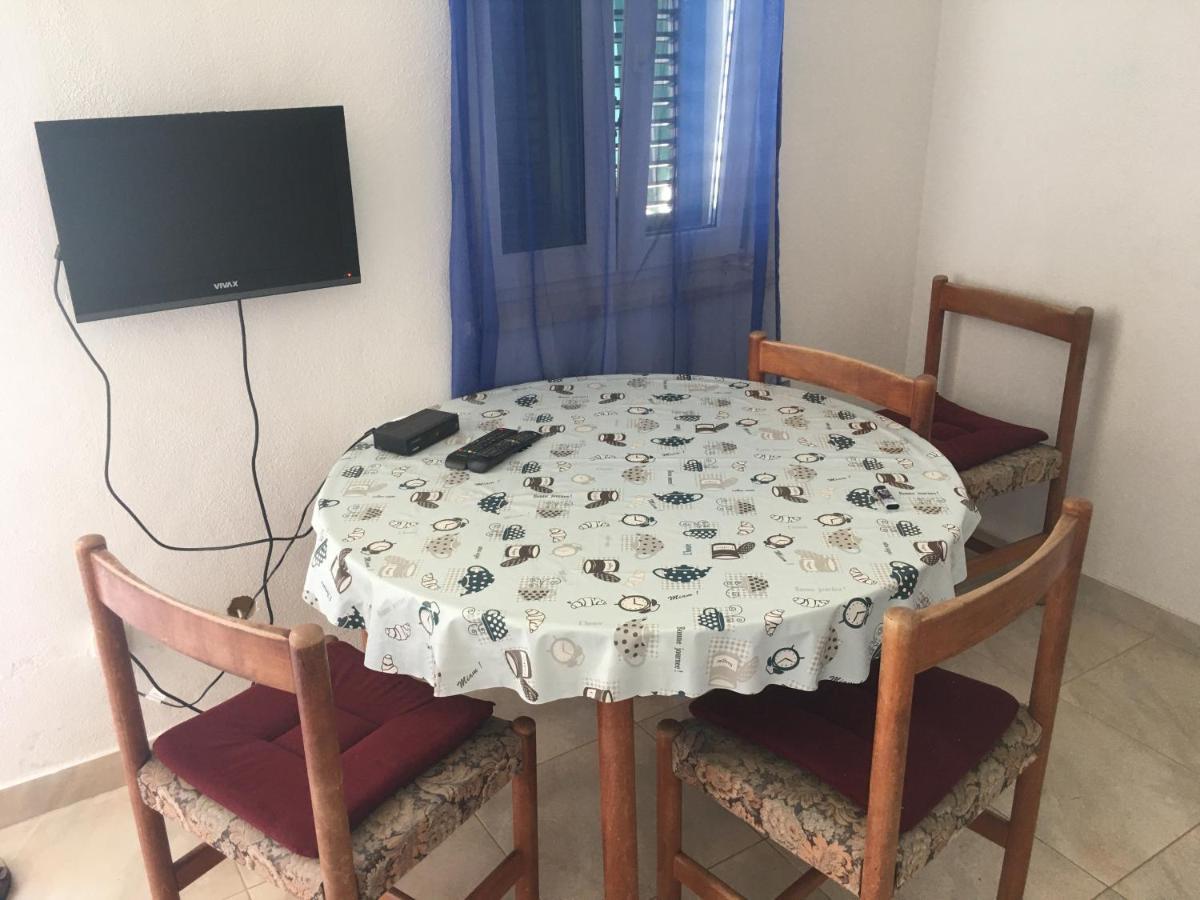 Apartmani Domenika Zuljana Bagian luar foto