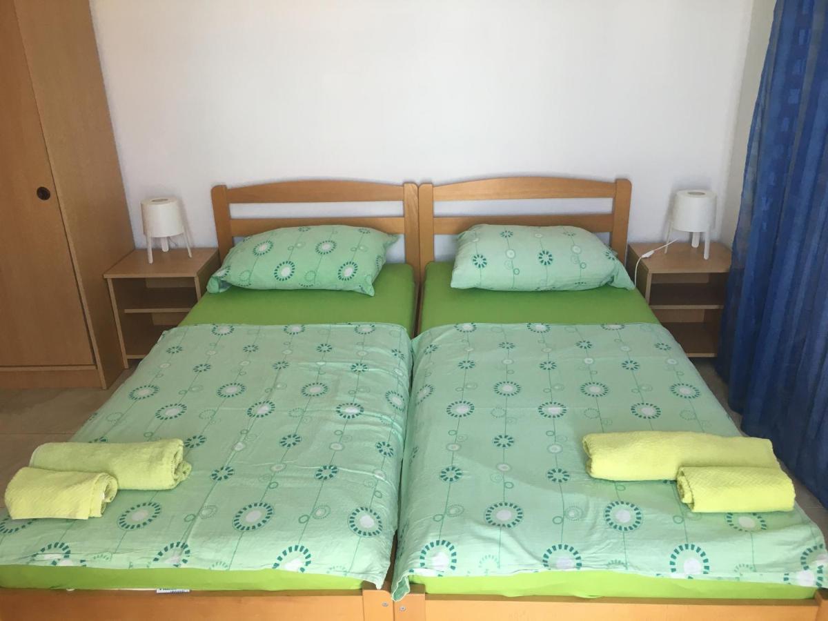 Apartmani Domenika Zuljana Bagian luar foto