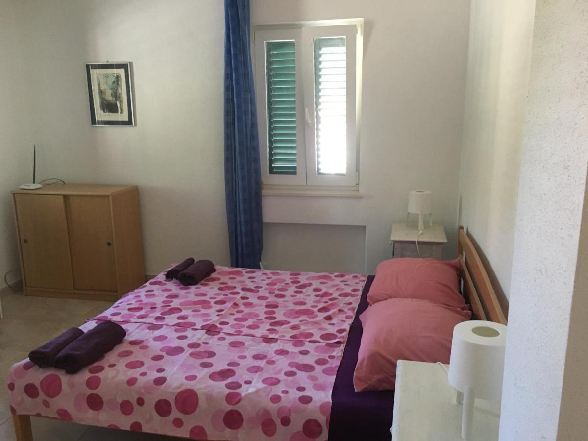 Apartmani Domenika Zuljana Bagian luar foto
